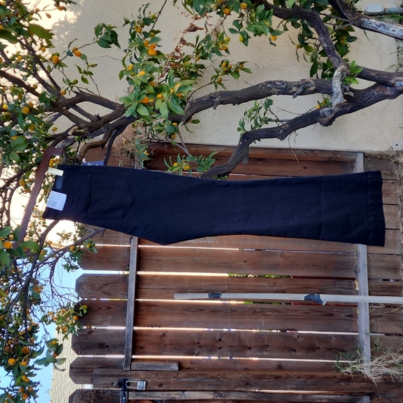 Crown & Ivy Women's Flare Denim Jeans in Size 8, True Black - Picture 8 of 12